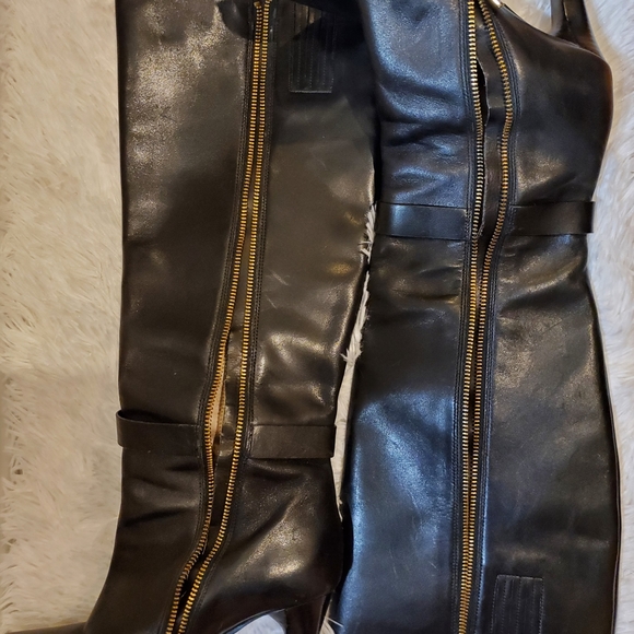 Boots - Picture 5 of 10